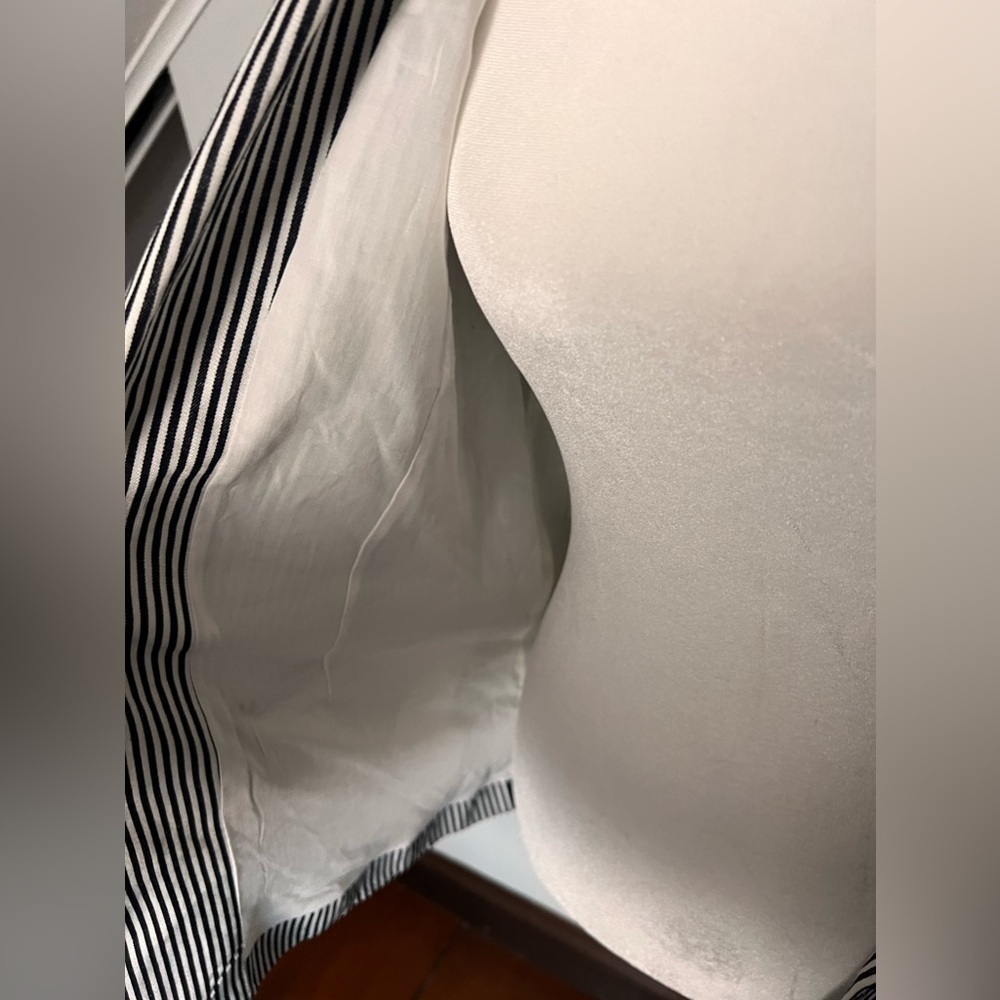 Cupcakes & Cashmere Medium women’s striped black white linen blend blazer - Picture 4 of 8